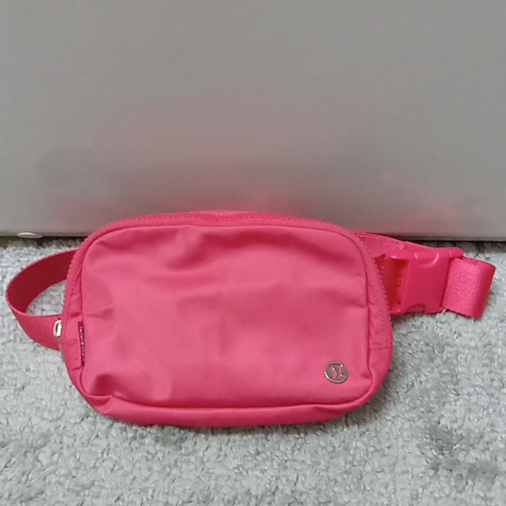 *Final Price* Lululemon Everywhere Belt Bag Glaze Pink - Picture 2 of 8